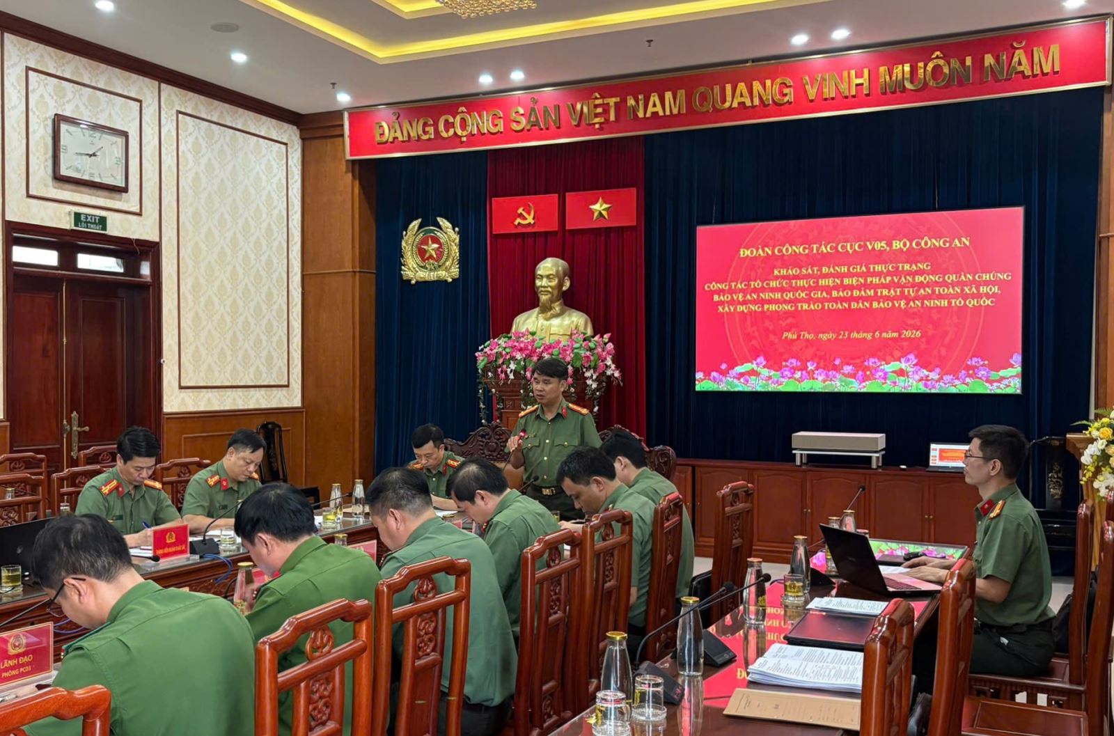 Đại tá Nguyễn Văn Công - Phó Giám đốc Công an tỉnh phát biểu tại buổi làm việc